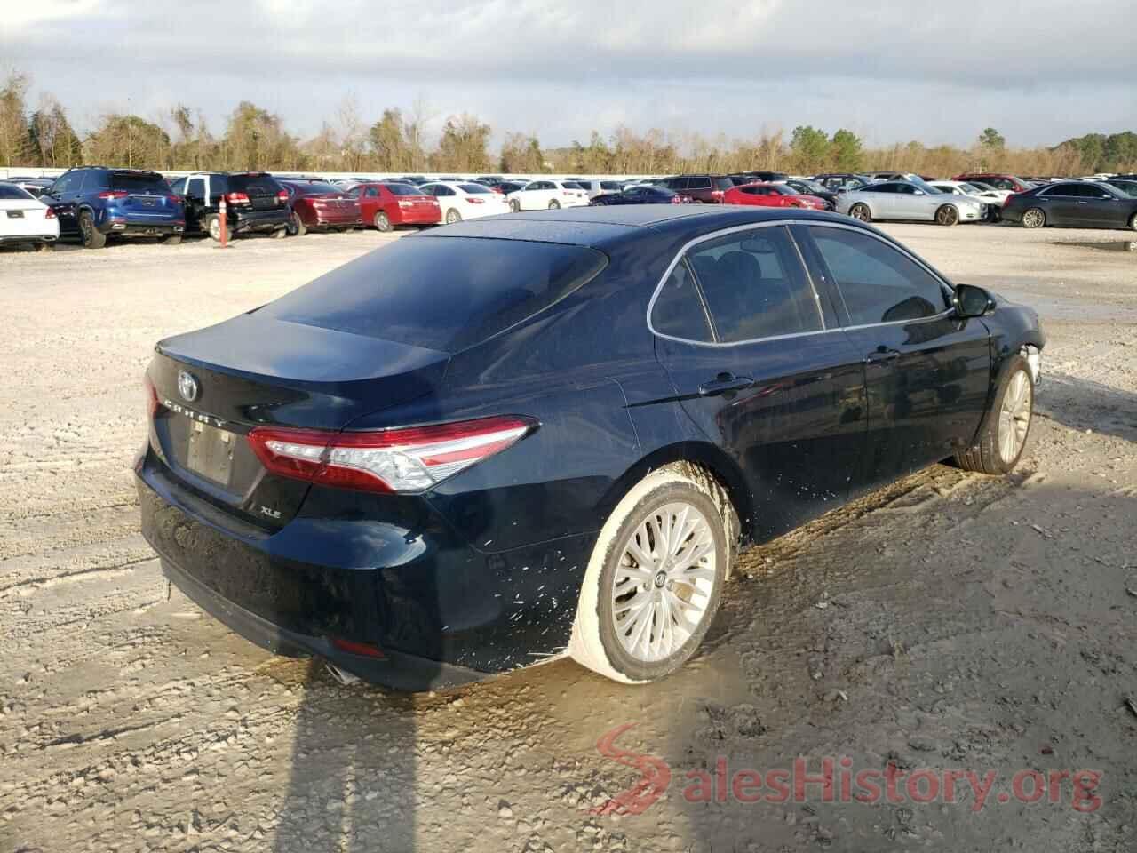 4T1B11HK5JU612704 2018 TOYOTA CAMRY