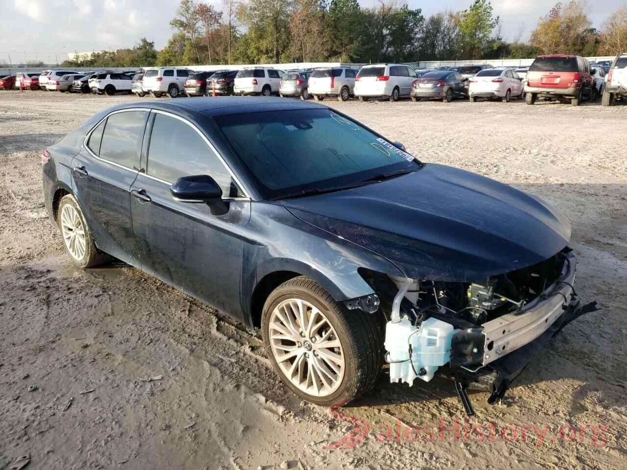 4T1B11HK5JU612704 2018 TOYOTA CAMRY