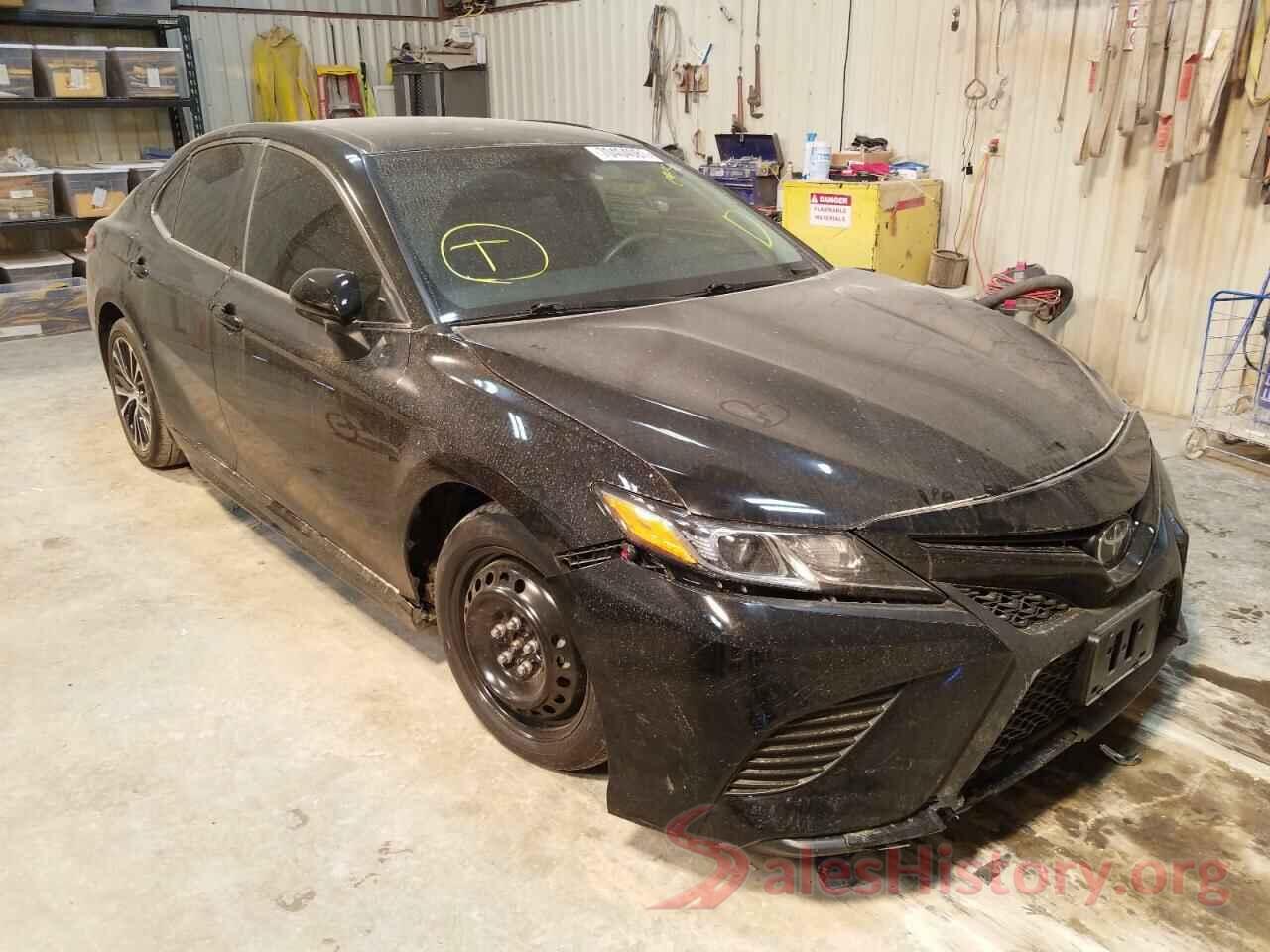 4T1B11HK9JU667088 2018 TOYOTA CAMRY