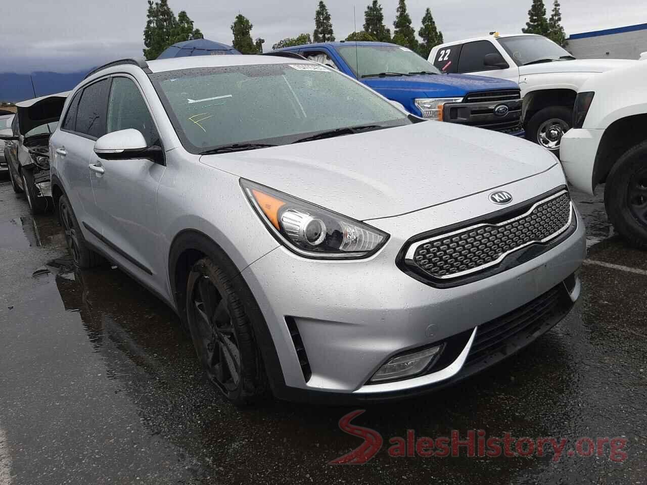 KNDCC3LC8K5310320 2019 KIA NIRO