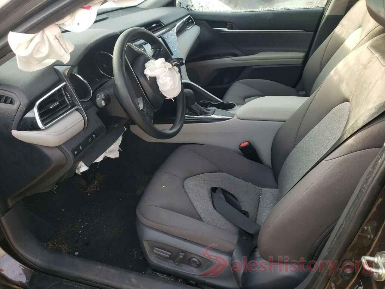 4T1B11HK2JU641058 2018 TOYOTA CAMRY