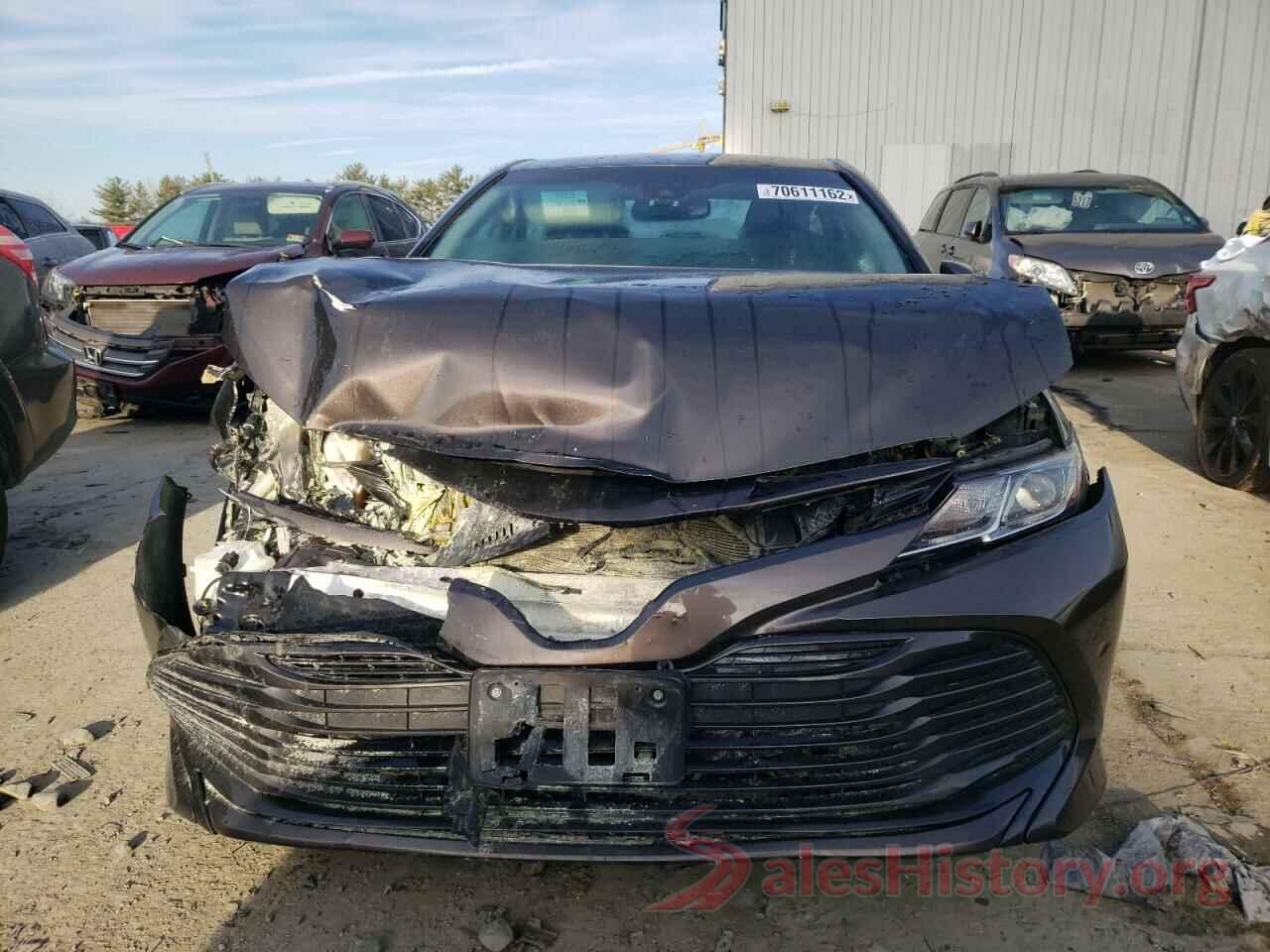 4T1B11HK2JU641058 2018 TOYOTA CAMRY