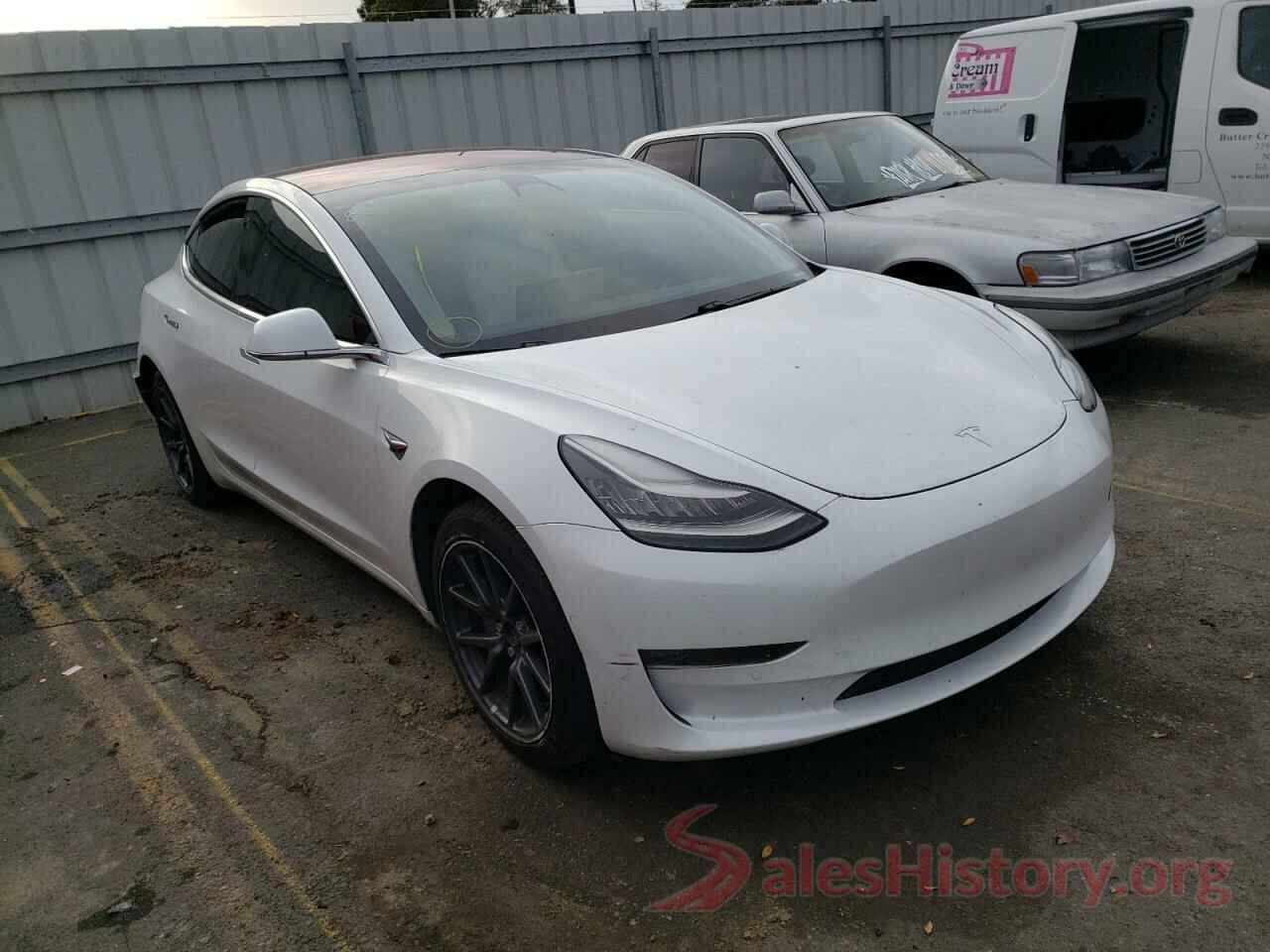 5YJ3E1EB8JF096882 2018 TESLA MODEL 3