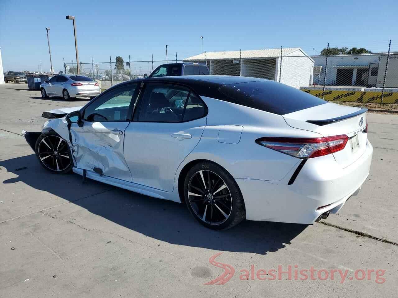 4T1B61HK6JU132267 2018 TOYOTA CAMRY