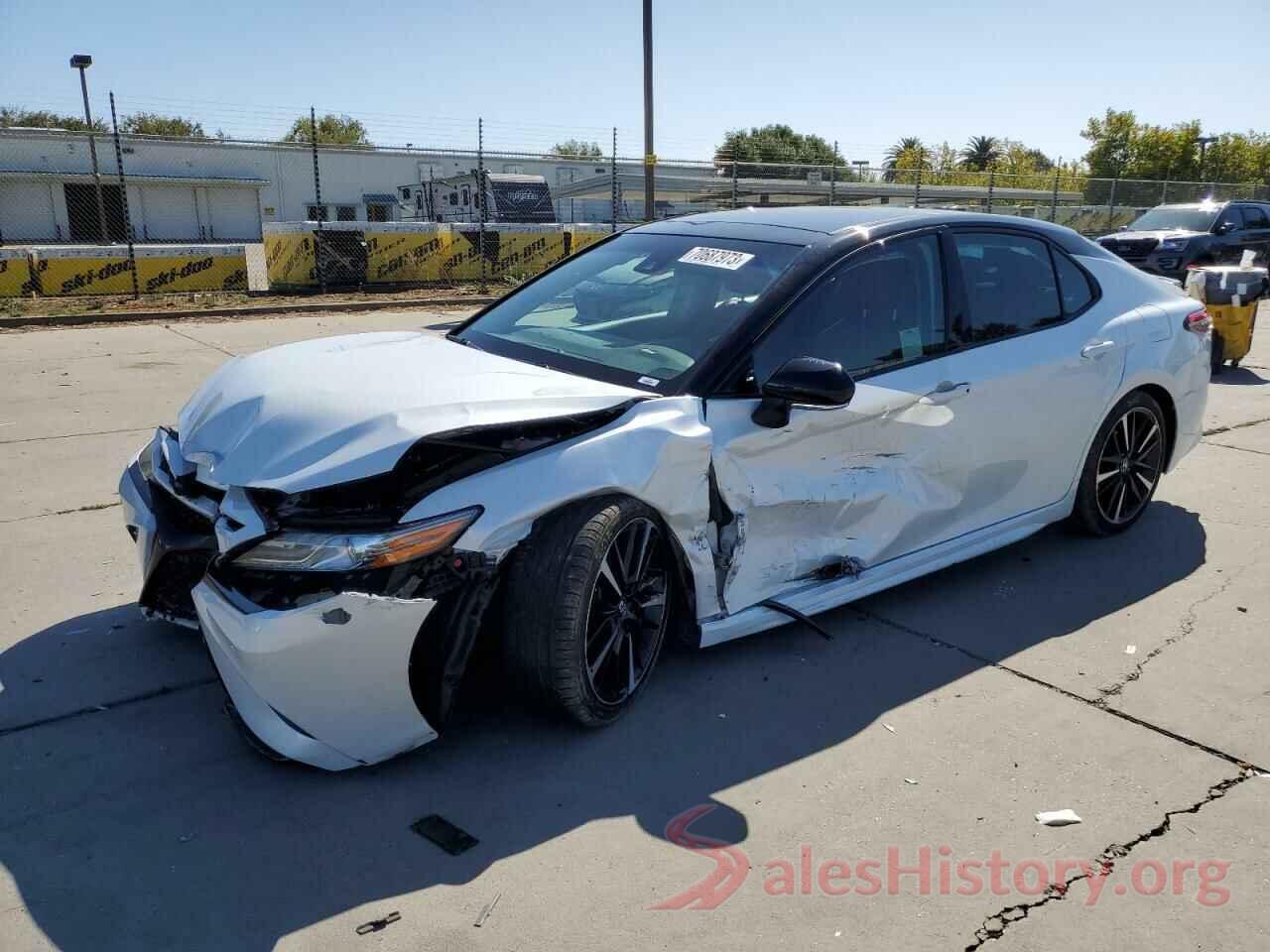 4T1B61HK6JU132267 2018 TOYOTA CAMRY