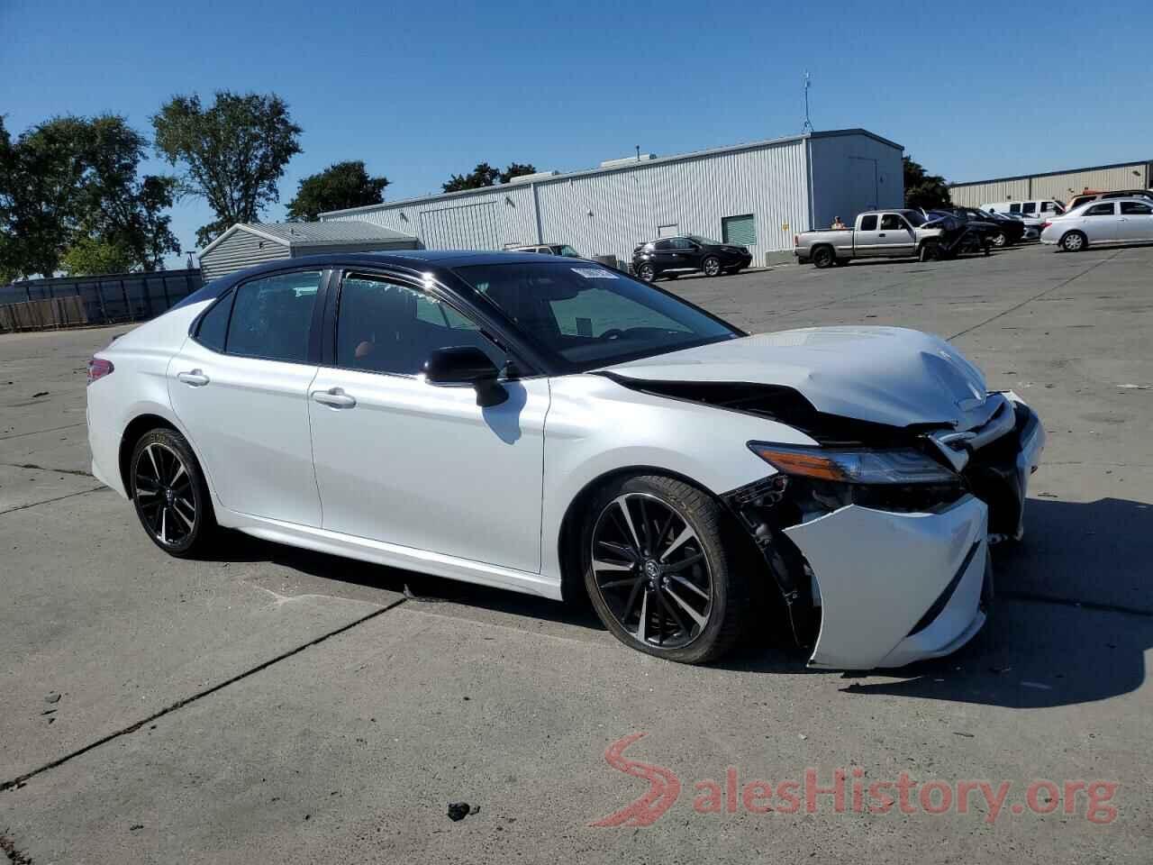 4T1B61HK6JU132267 2018 TOYOTA CAMRY