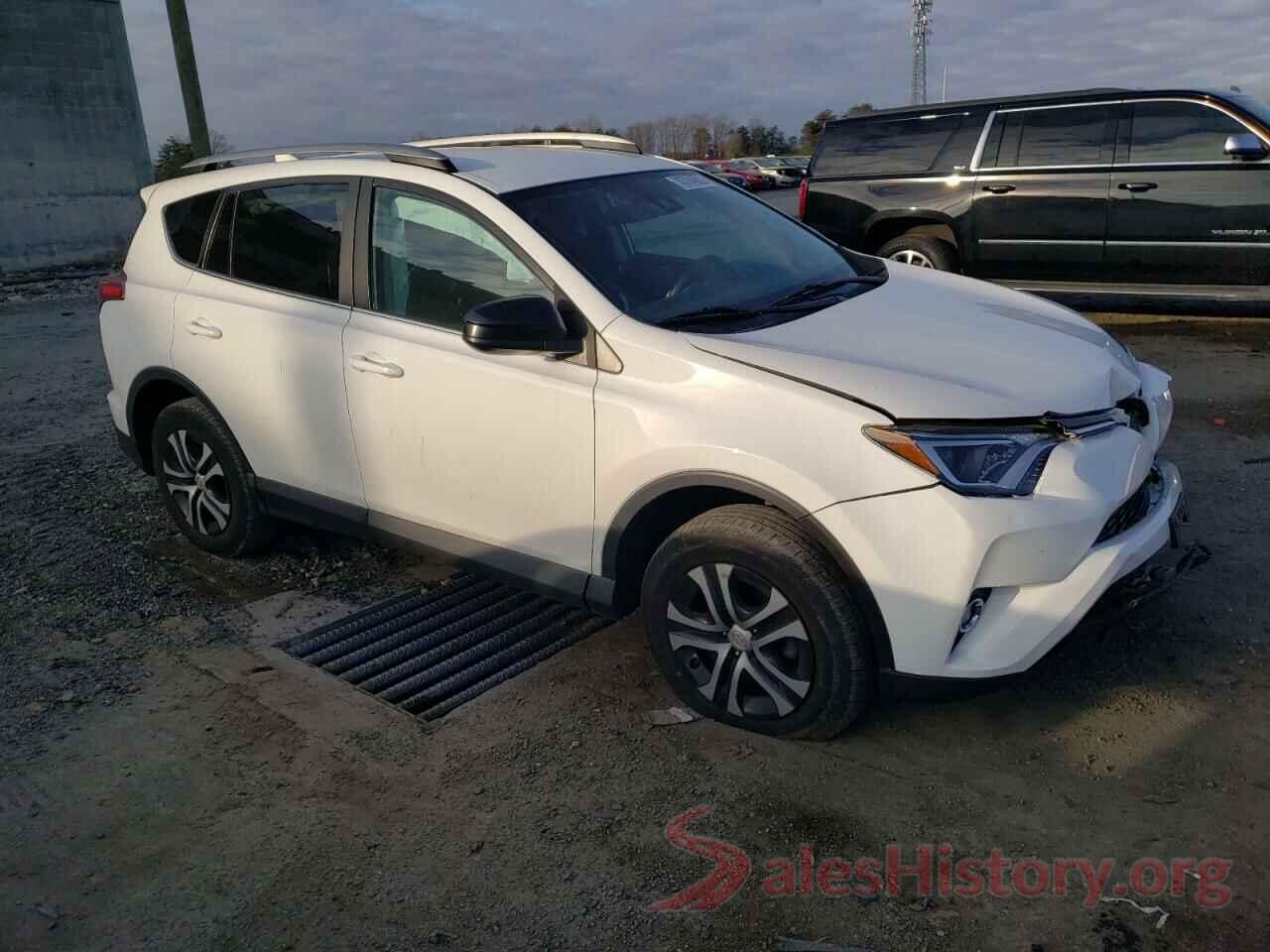 2T3BFREV8JW848799 2018 TOYOTA RAV4