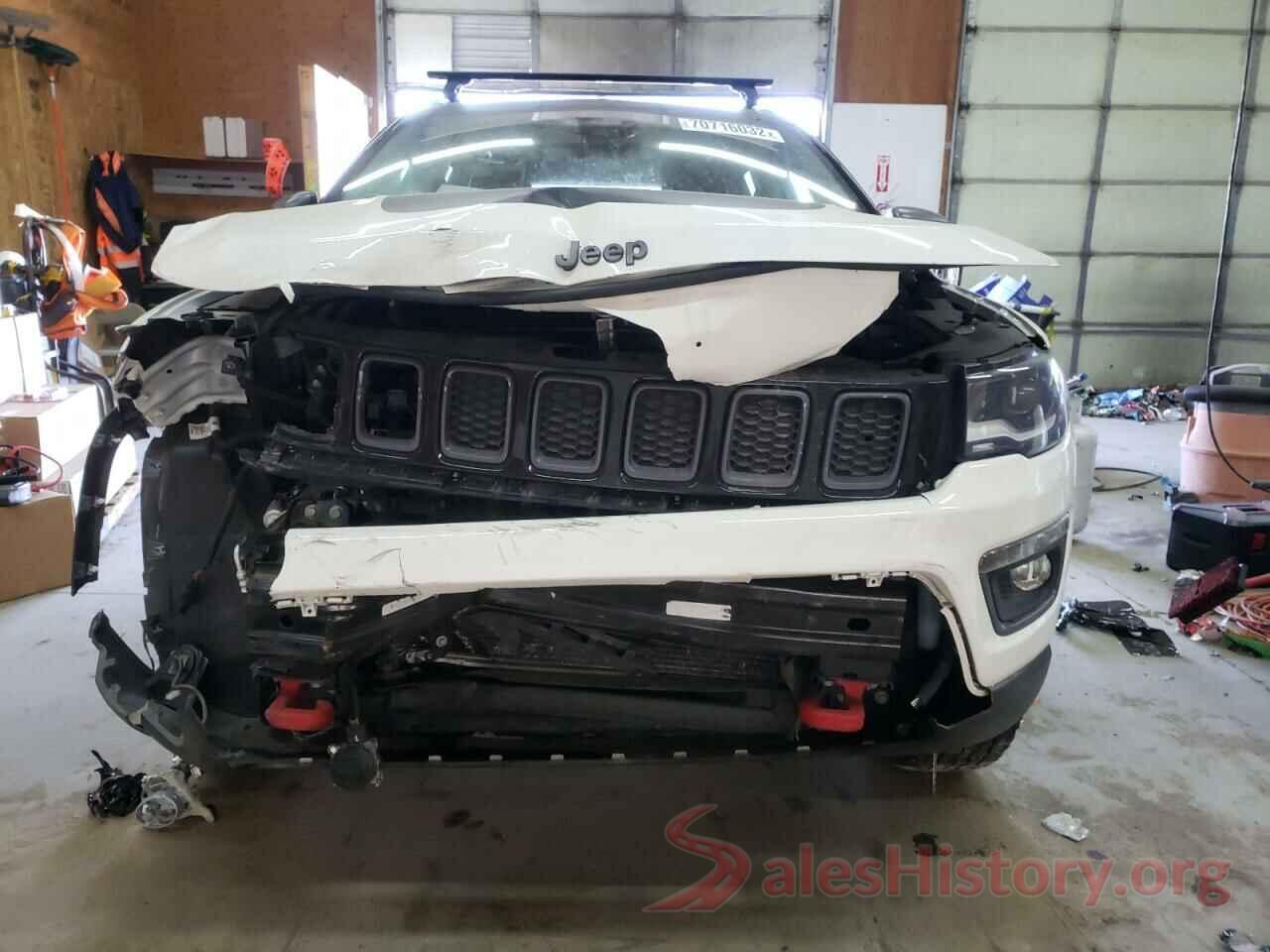 3C4NJDDB0JT135909 2018 JEEP COMPASS