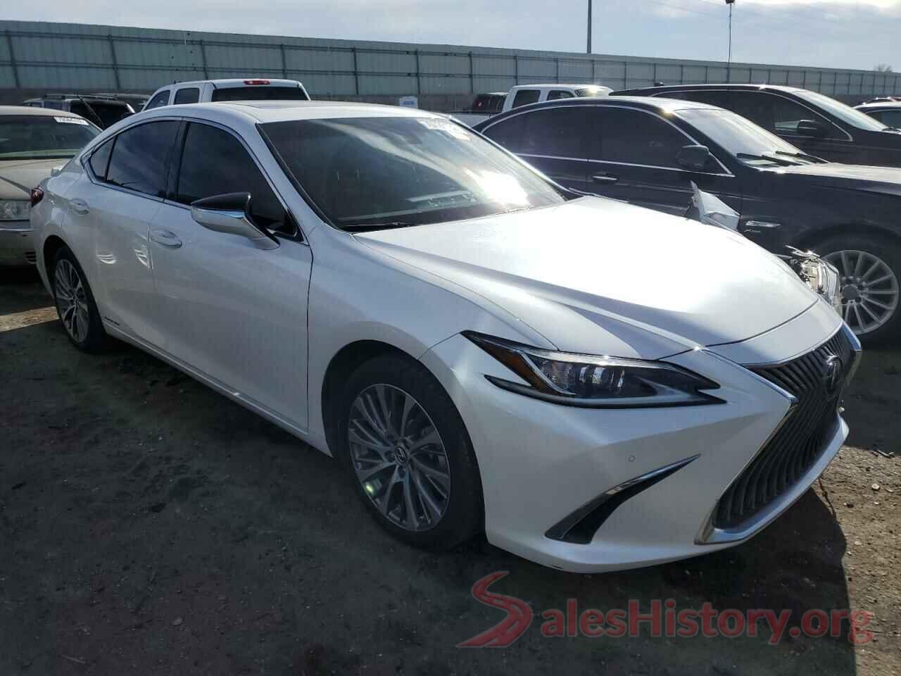 58AB21B1XKU003129 2019 LEXUS ES300