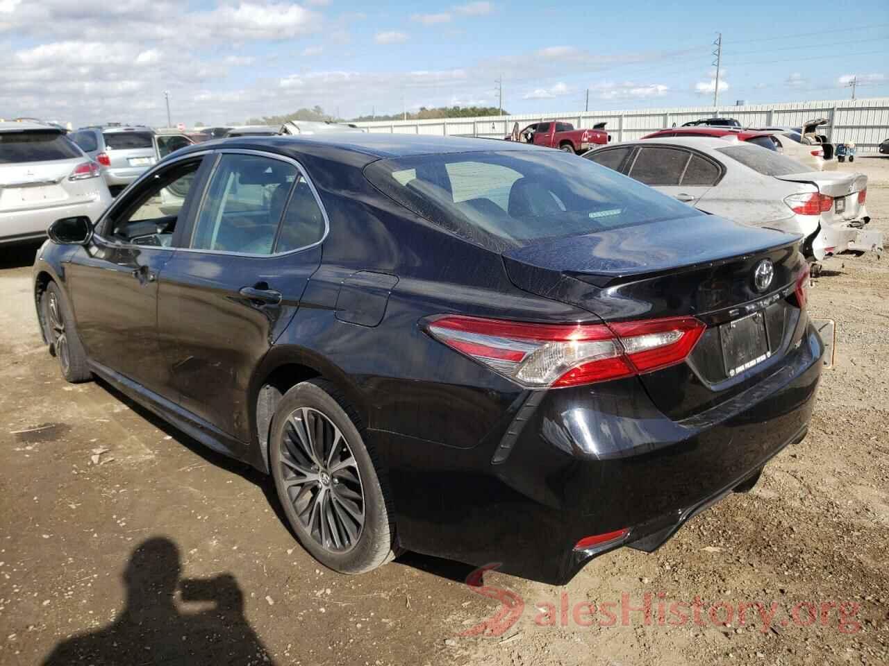 4T1B11HK2JU561789 2018 TOYOTA CAMRY