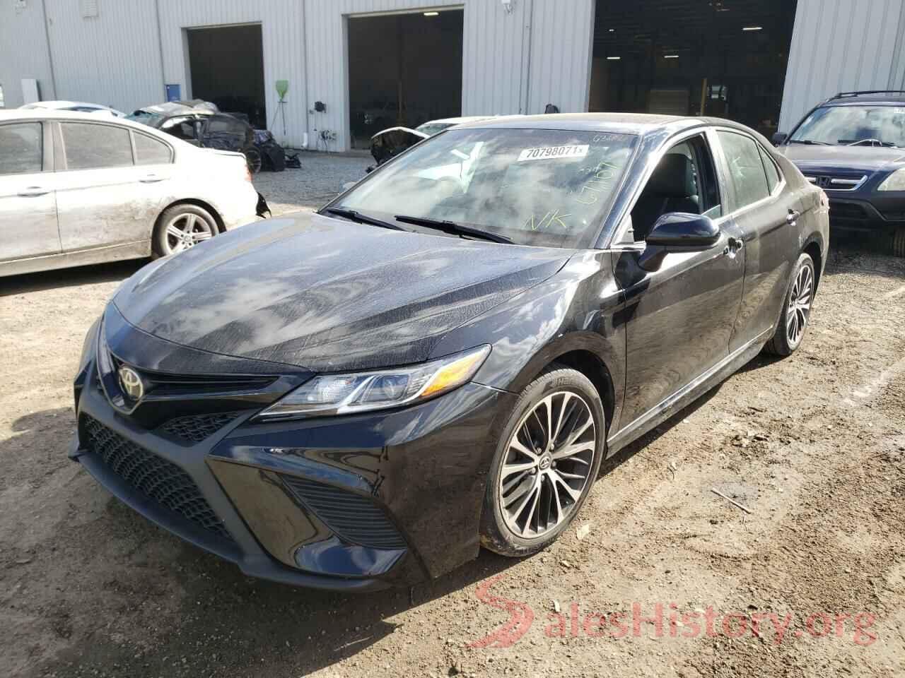 4T1B11HK2JU561789 2018 TOYOTA CAMRY