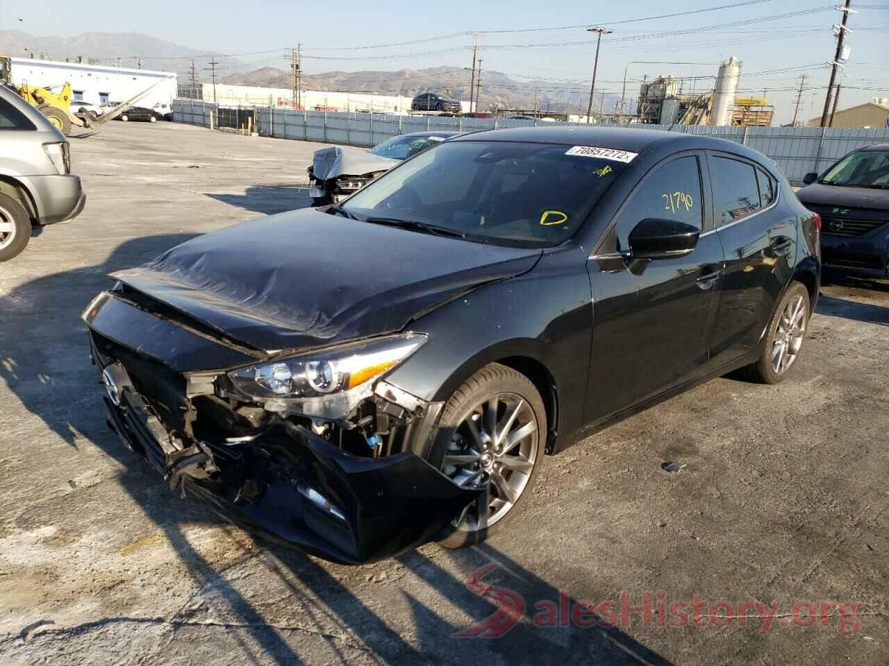 3MZBN1L34JM261634 2018 MAZDA 3