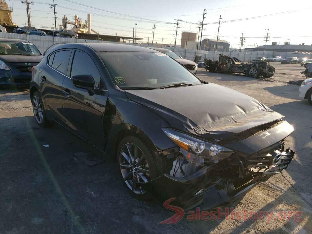 3MZBN1L34JM261634 2018 MAZDA 3