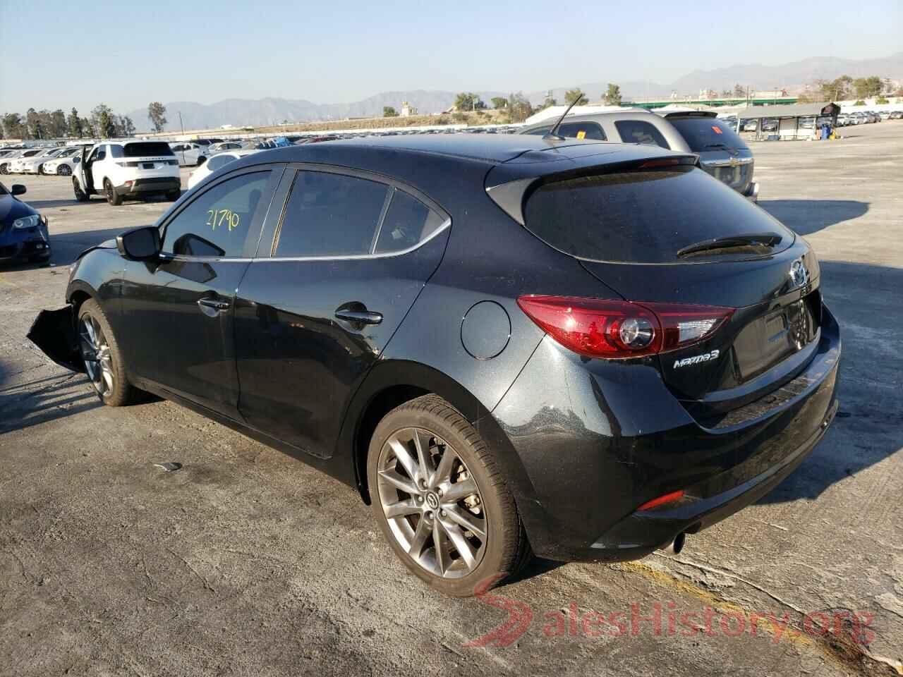 3MZBN1L34JM261634 2018 MAZDA 3