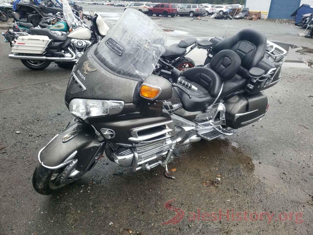 1HFSC47G0AA907942 2010 HONDA GL CYCLE