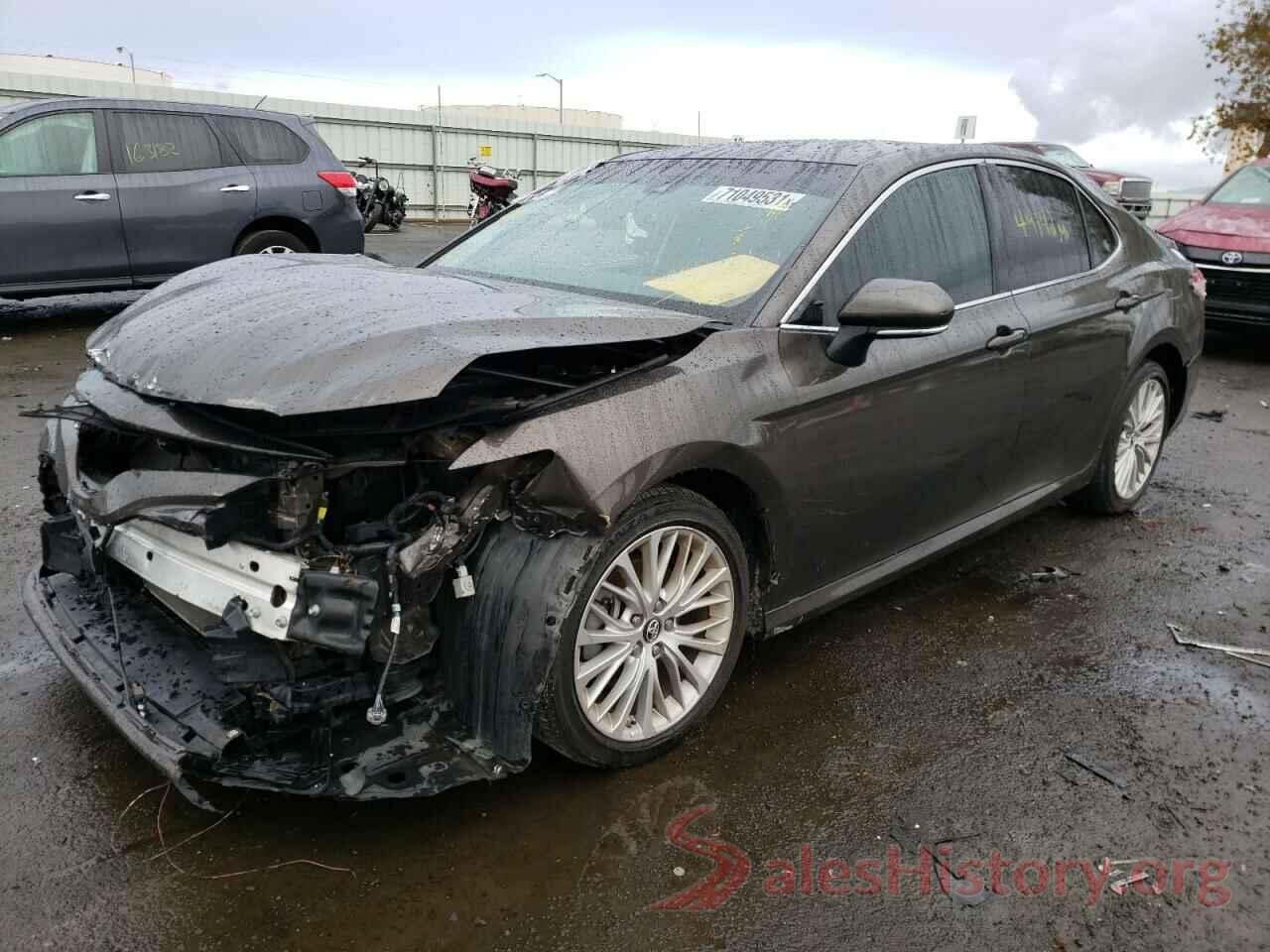 4T1B11HK8JU107370 2018 TOYOTA CAMRY