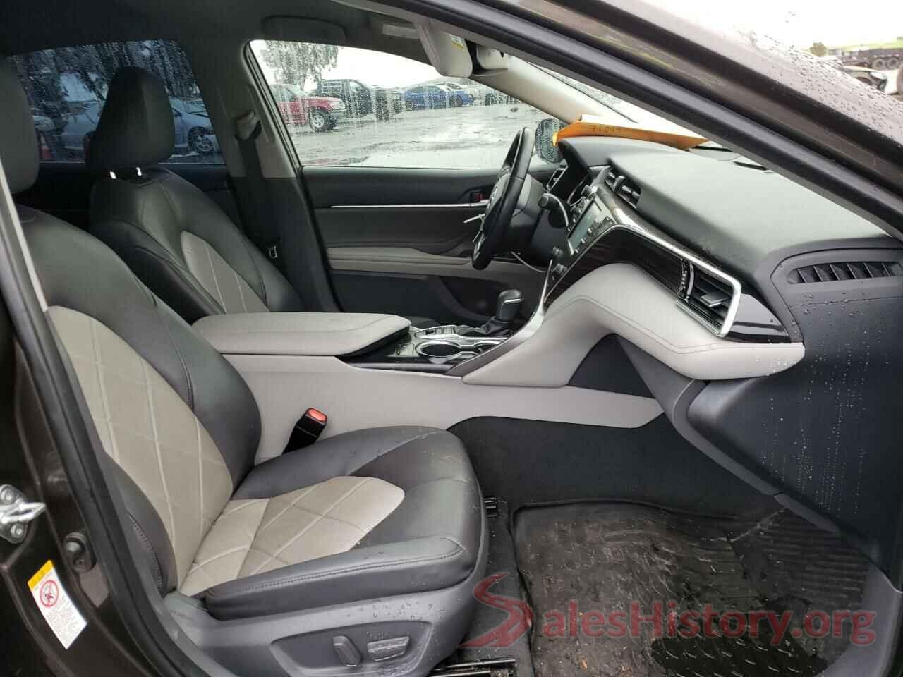 4T1B11HK8JU107370 2018 TOYOTA CAMRY