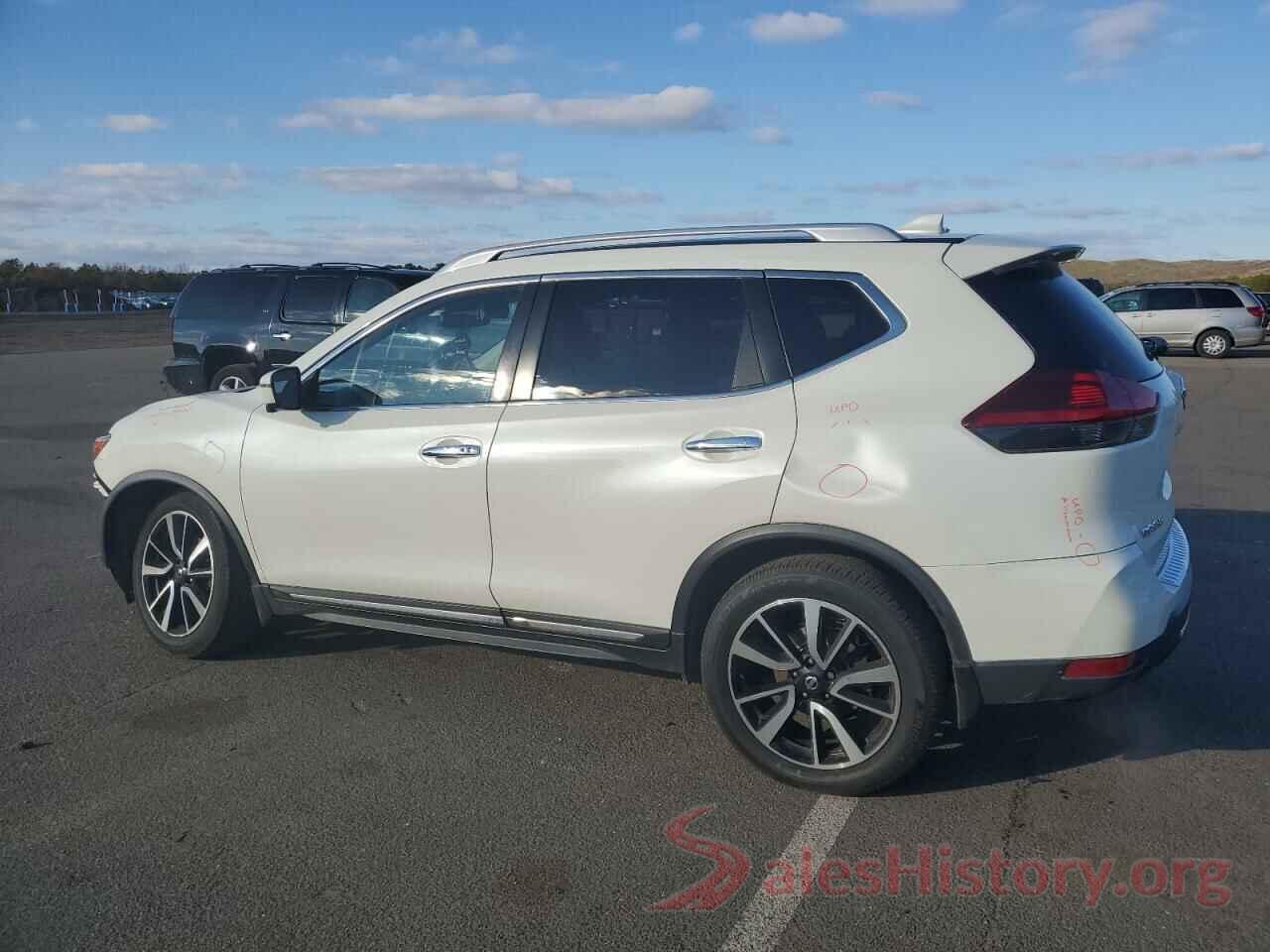 JN8AT2MVXJW325075 2018 NISSAN ROGUE