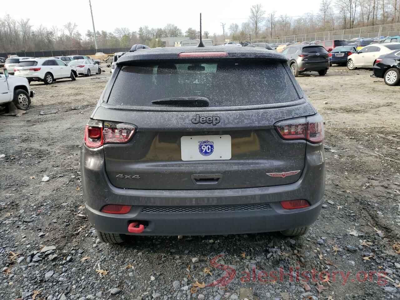 3C4NJDDB9JT116212 2018 JEEP COMPASS