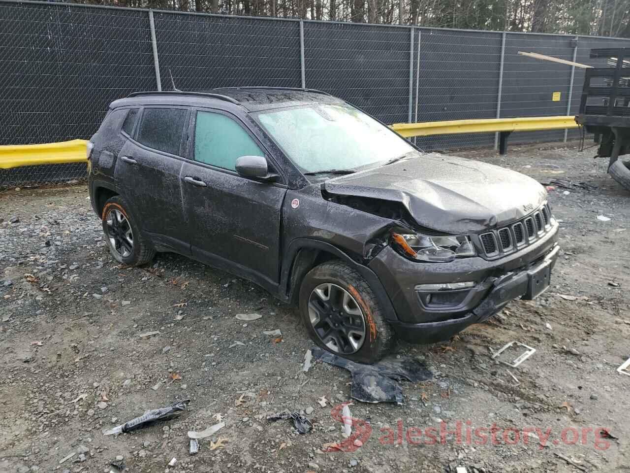 3C4NJDDB9JT116212 2018 JEEP COMPASS