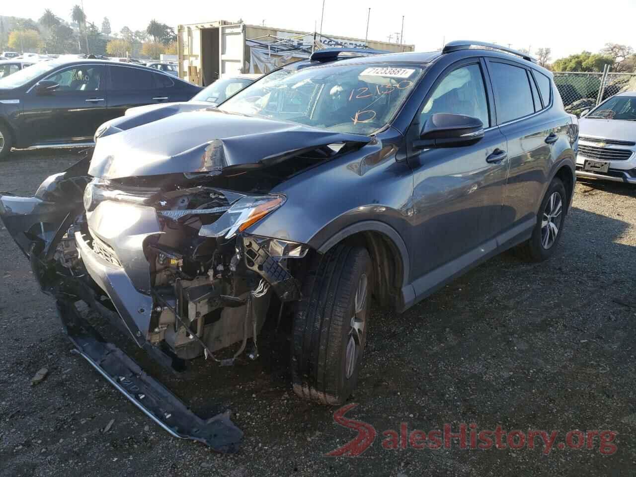 JTMRFREV9HJ708574 2017 TOYOTA RAV4