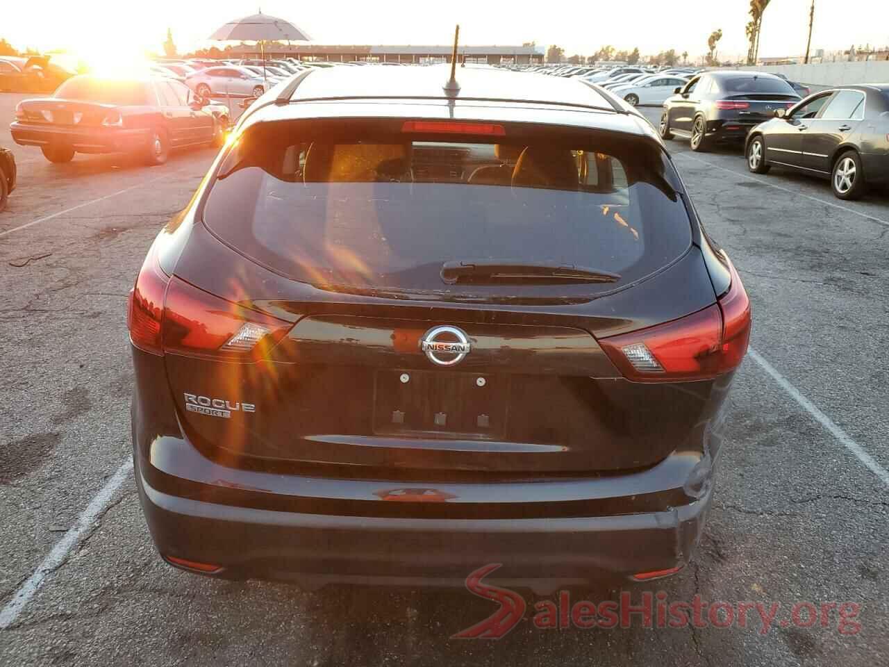 JN1BJ1CP8JW183654 2018 NISSAN ROGUE