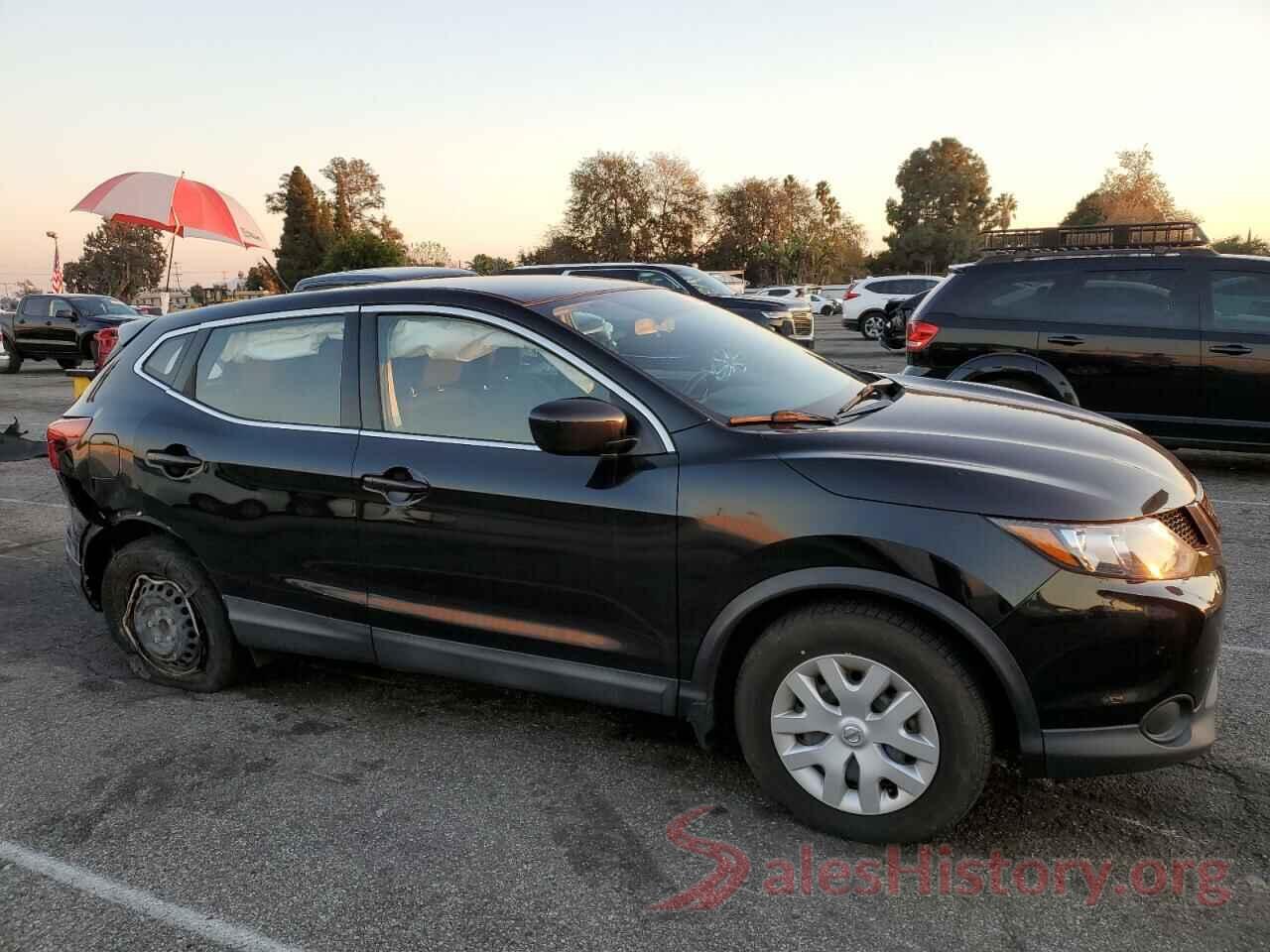 JN1BJ1CP8JW183654 2018 NISSAN ROGUE