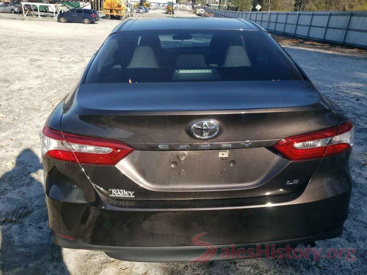 4T1B11HK9JU630834 2018 TOYOTA CAMRY