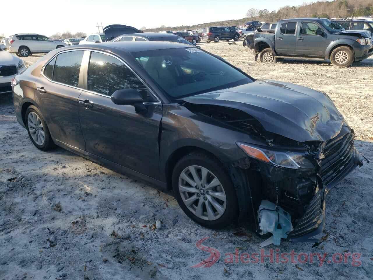 4T1B11HK9JU630834 2018 TOYOTA CAMRY