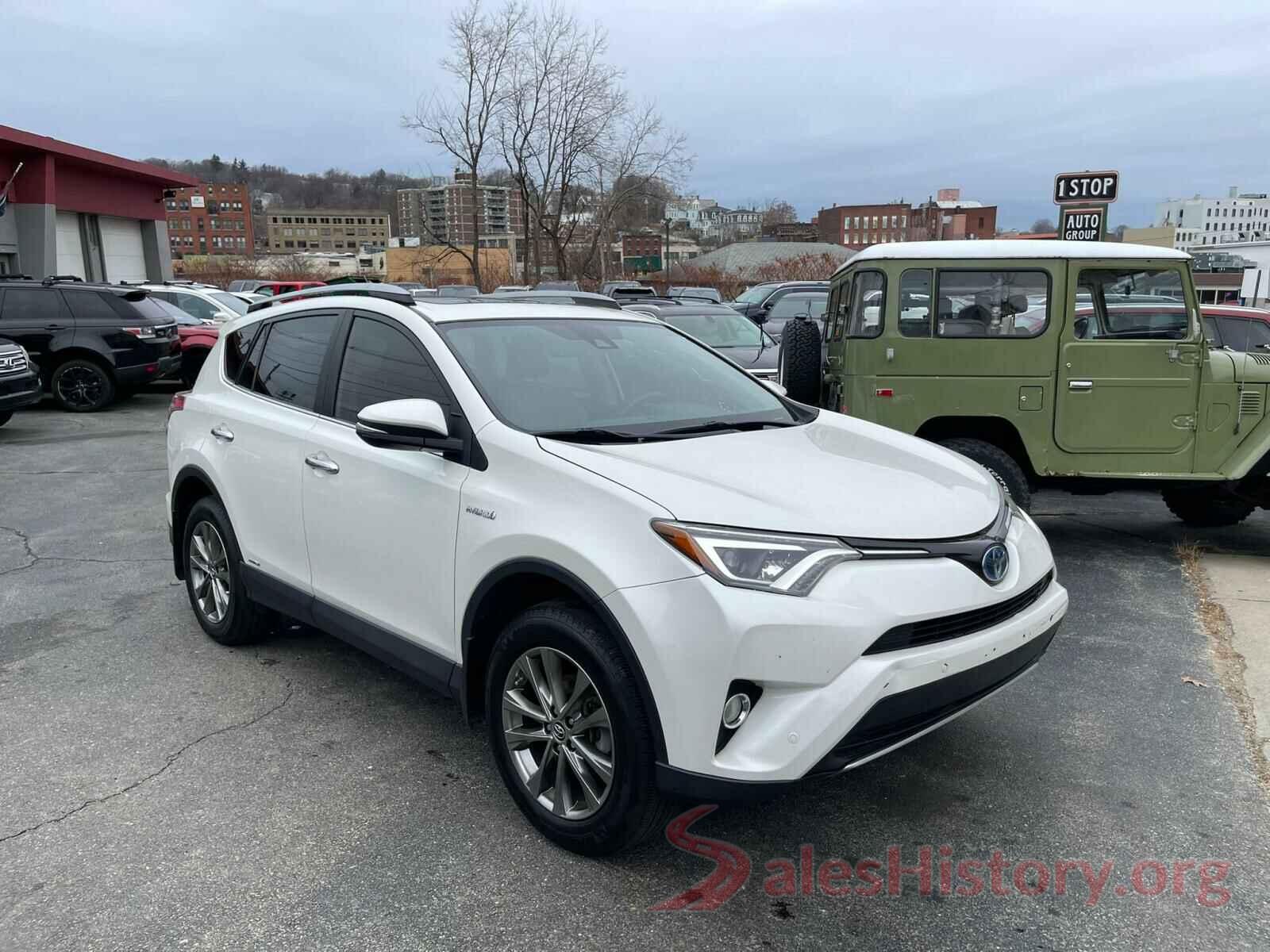 JTMDJREV1HD141705 2017 TOYOTA RAV4