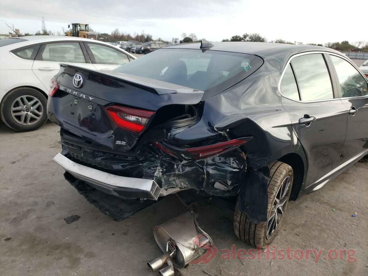 4T1G11AK7MU432743 2021 TOYOTA CAMRY