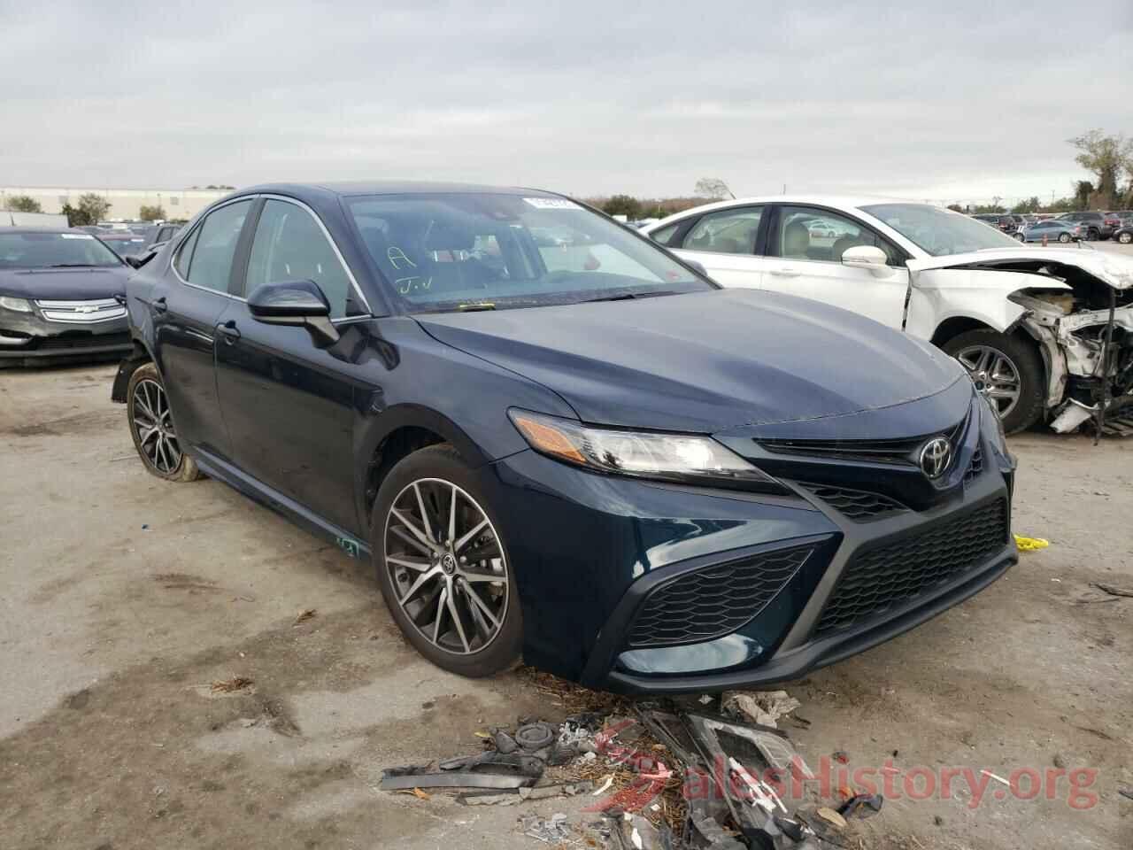 4T1G11AK7MU432743 2021 TOYOTA CAMRY