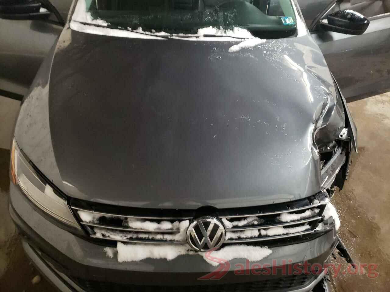 3VWB67AJ0JM215574 2018 VOLKSWAGEN JETTA