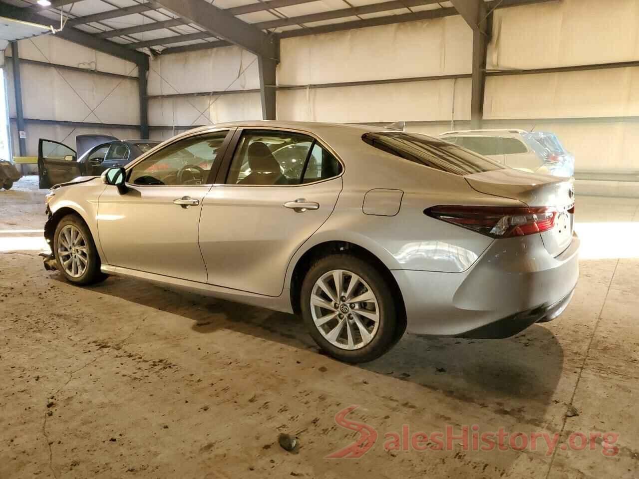 4T1R11BK8NU060676 2022 TOYOTA CAMRY