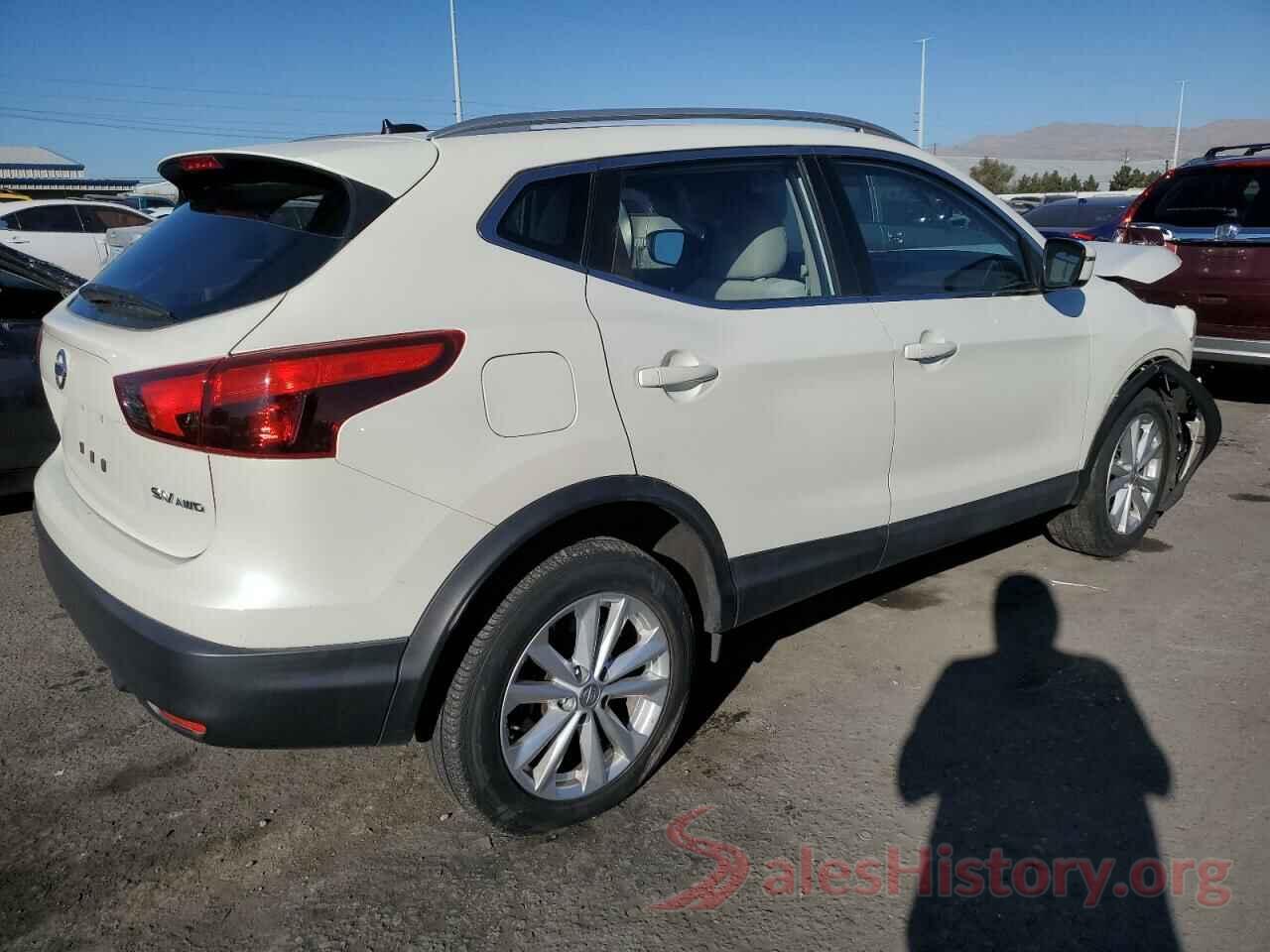 JN1BJ1CR0JW261832 2018 NISSAN ROGUE