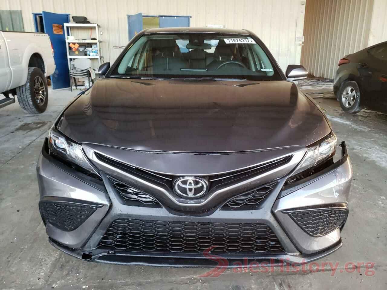 4T1G11AK2MU532555 2021 TOYOTA CAMRY