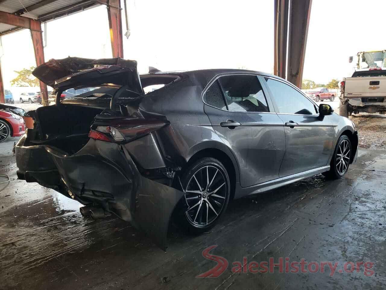 4T1G11AK2MU532555 2021 TOYOTA CAMRY