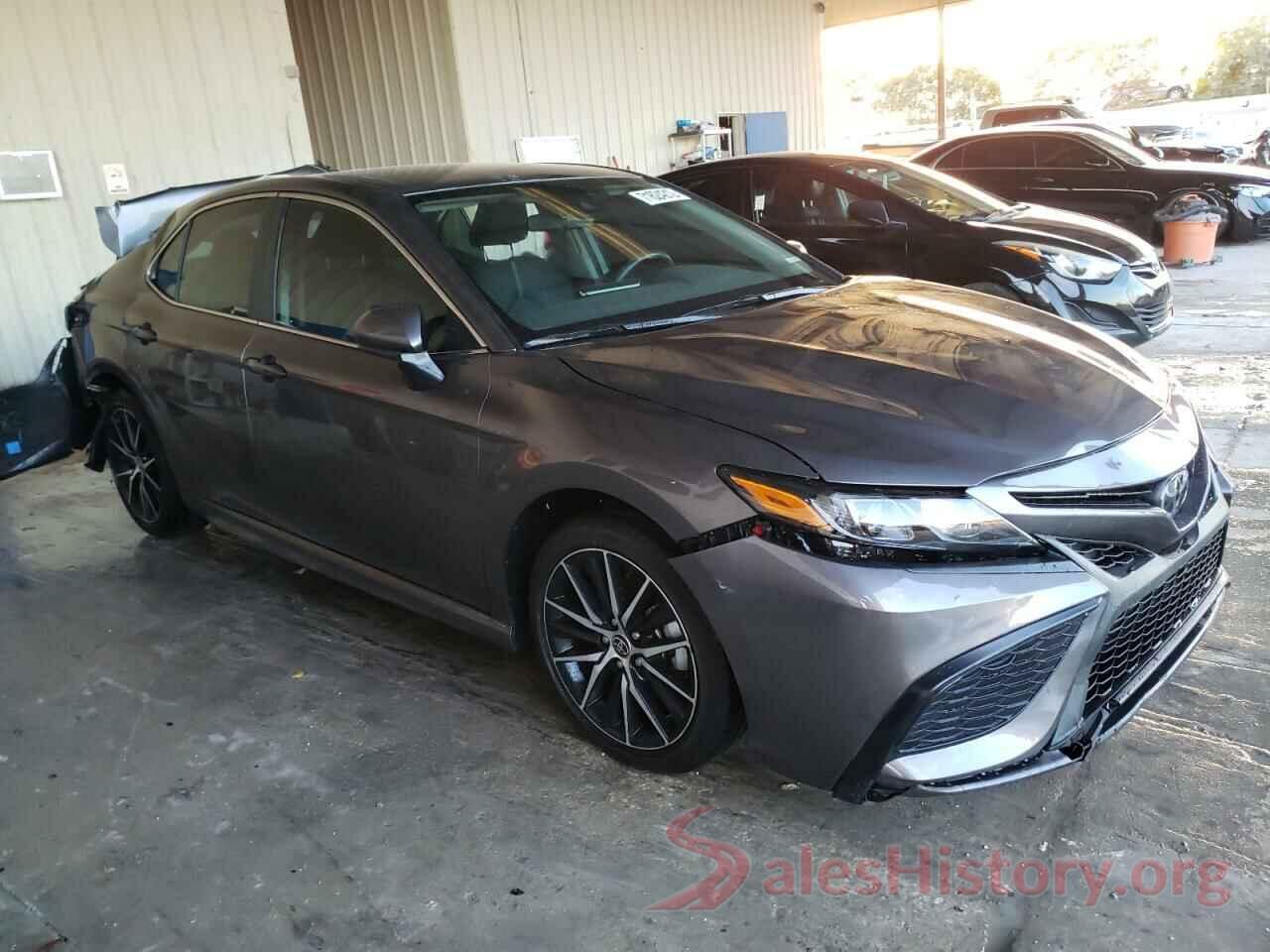 4T1G11AK2MU532555 2021 TOYOTA CAMRY