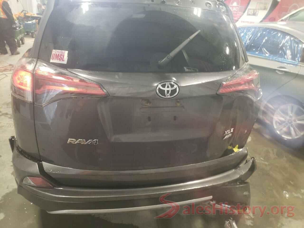 2T3RFREV1JW809843 2018 TOYOTA RAV4