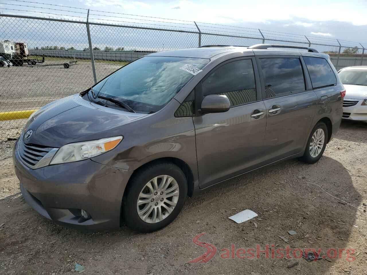 5TDYZ3DC3HS795245 2017 TOYOTA SIENNA