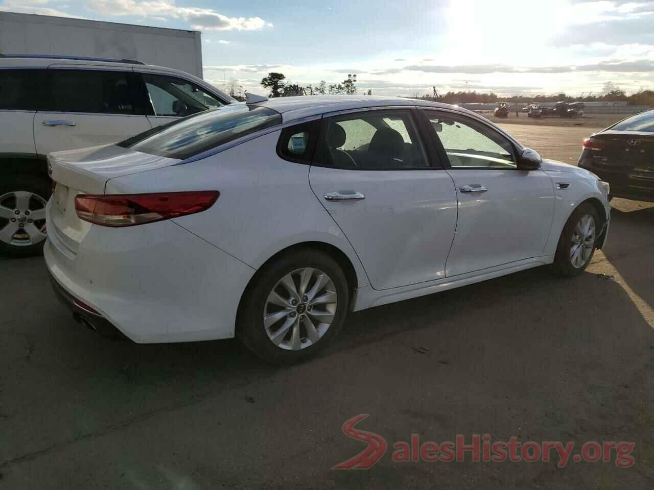 5XXGT4L38JG255014 2018 KIA OPTIMA