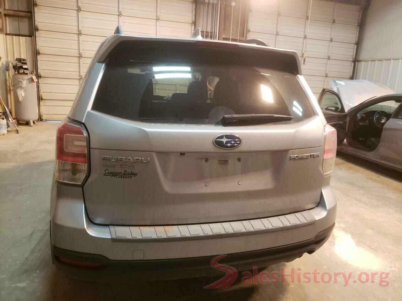 JF2SJAGC8JH543953 2018 SUBARU FORESTER