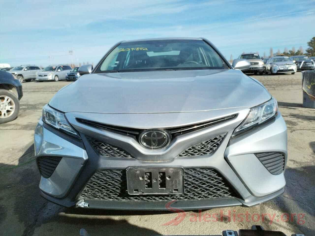 4T1B11HK9JU664241 2018 TOYOTA CAMRY