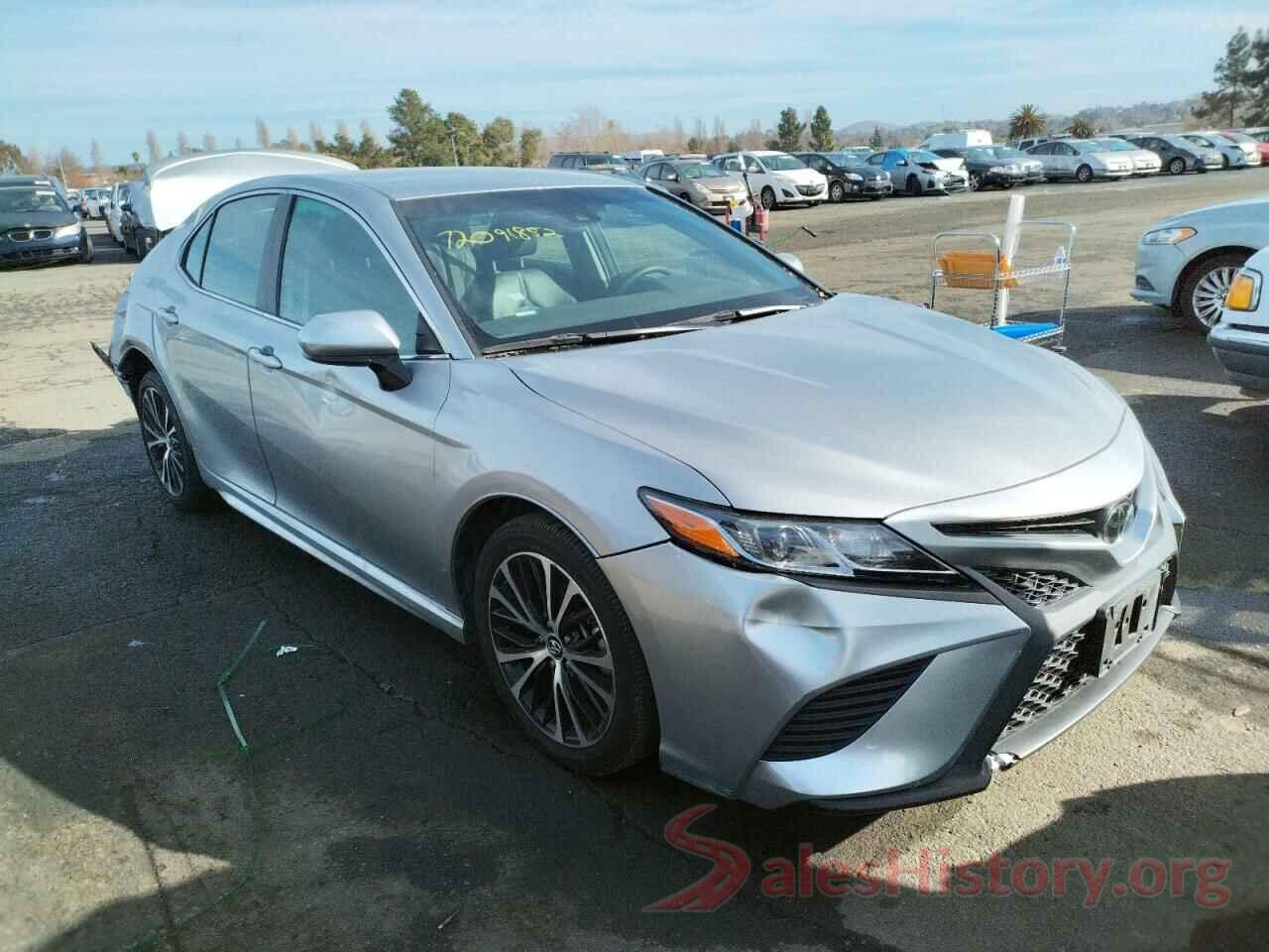 4T1B11HK9JU664241 2018 TOYOTA CAMRY