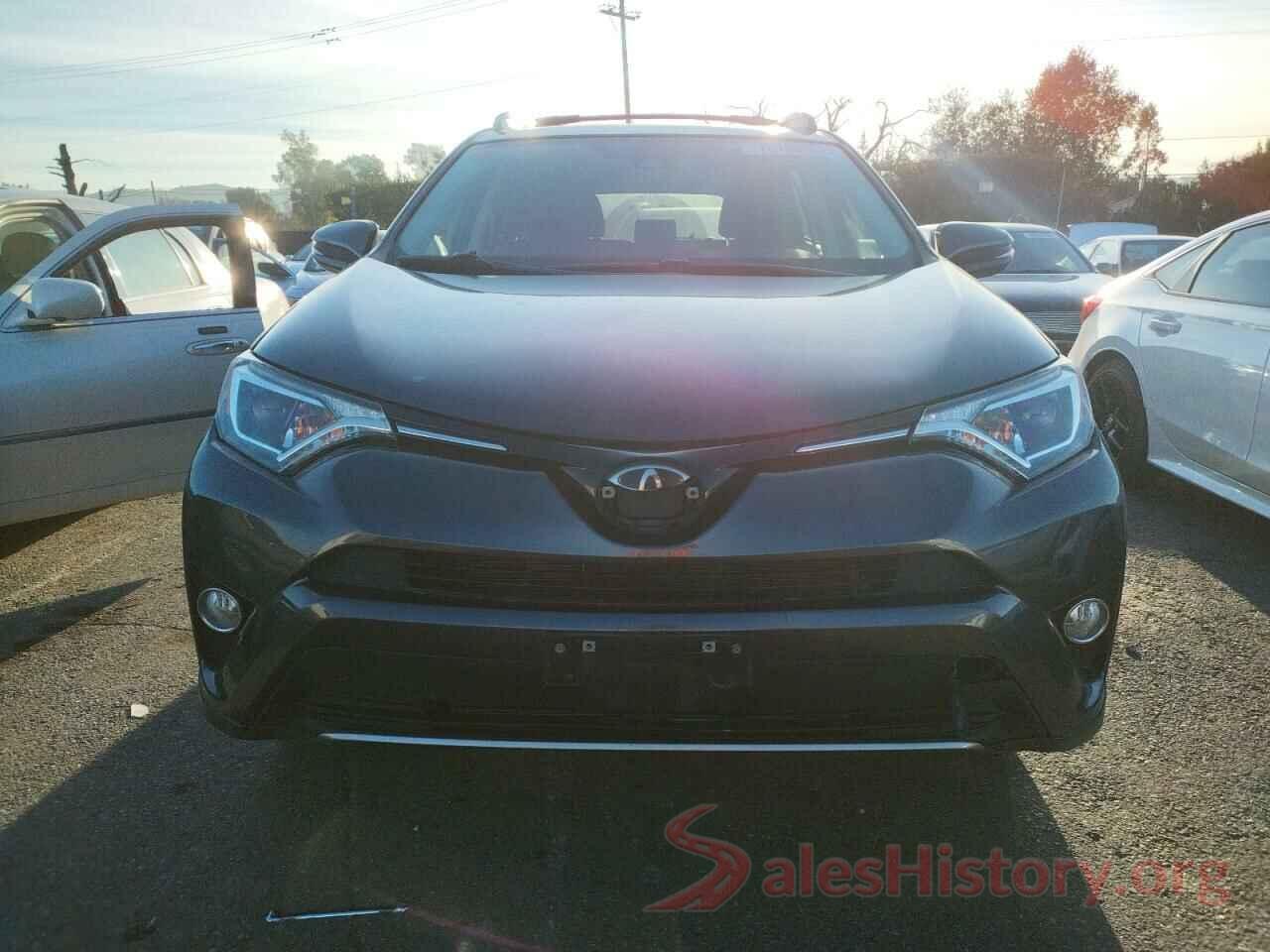 JTMRFREV9JJ742052 2018 TOYOTA RAV4