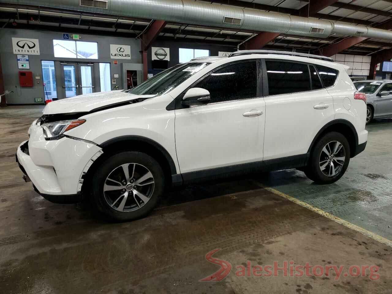 JTMRFREV2HJ144699 2017 TOYOTA RAV4