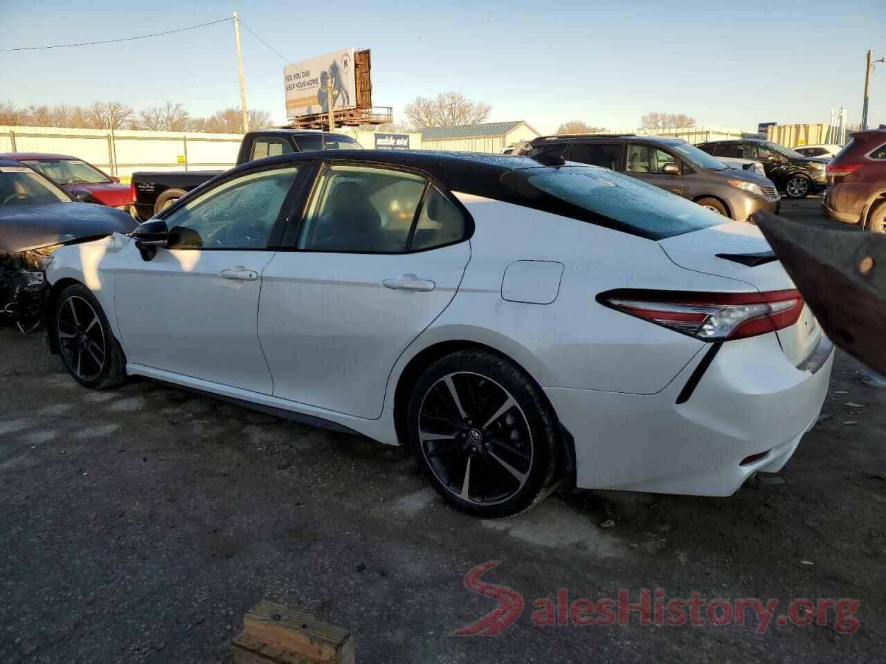 4T1B61HK1KU273832 2019 TOYOTA CAMRY