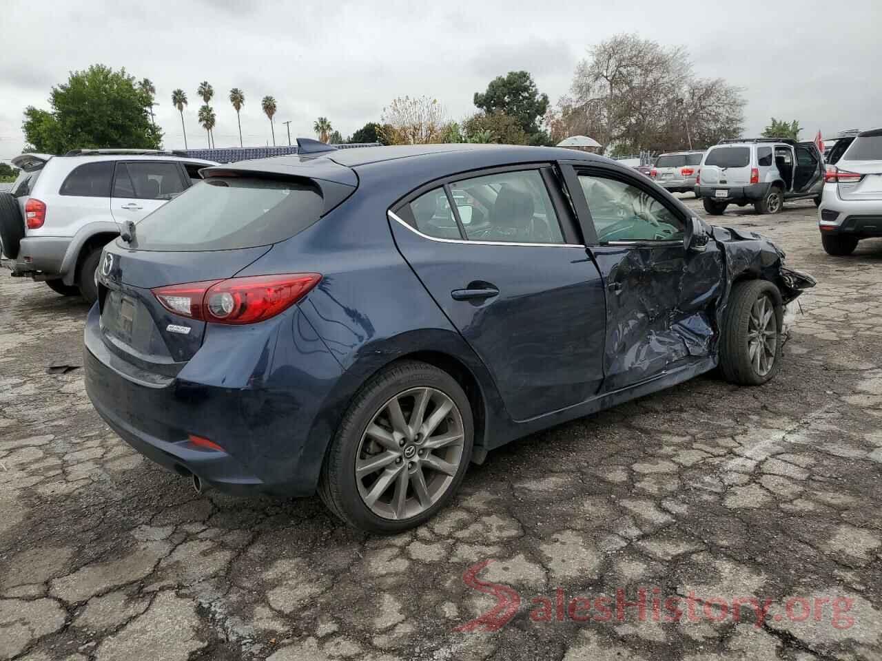 3MZBN1L36JM229073 2018 MAZDA 3