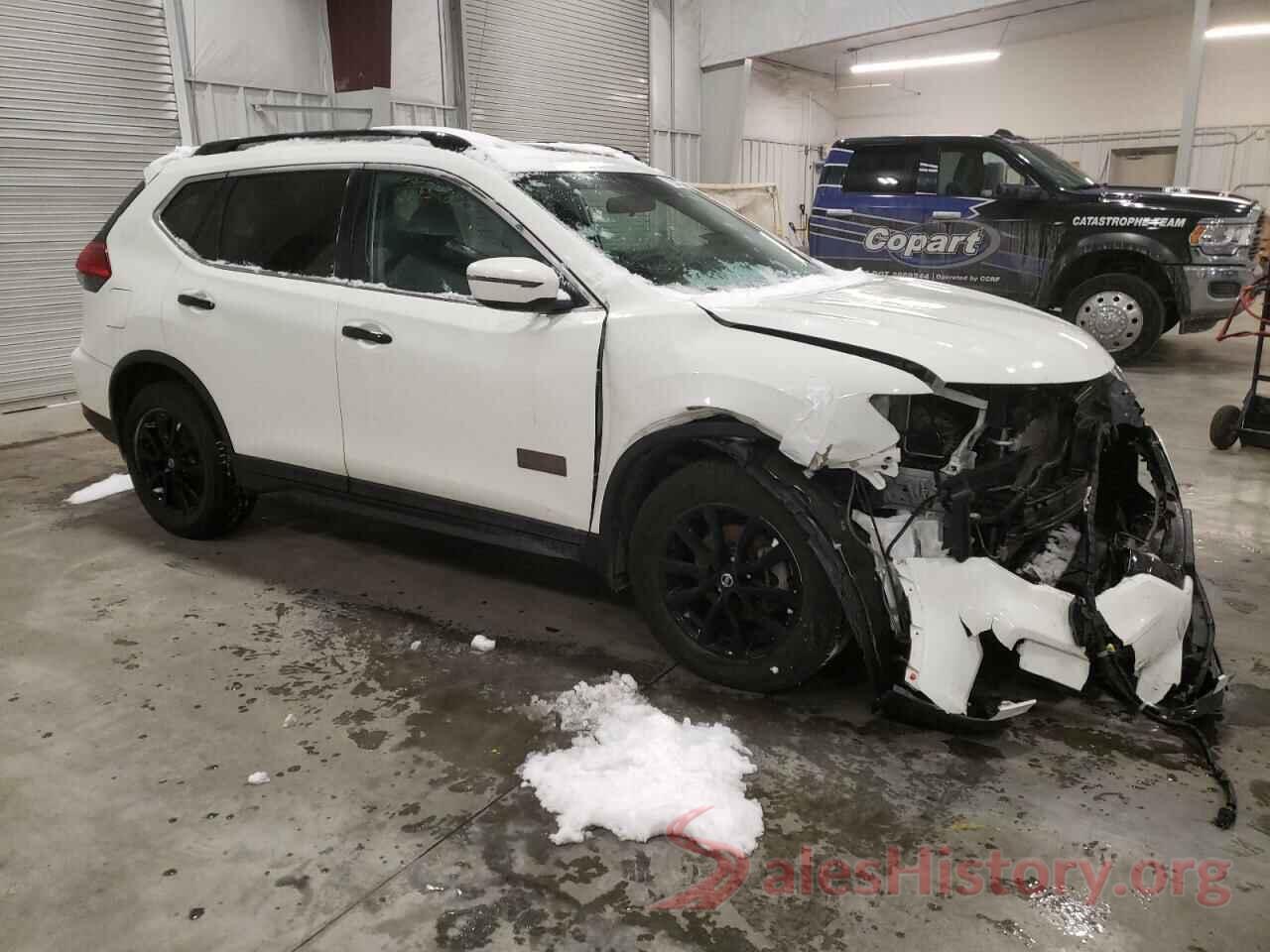 5N1AT2MV4HC767871 2017 NISSAN ROGUE