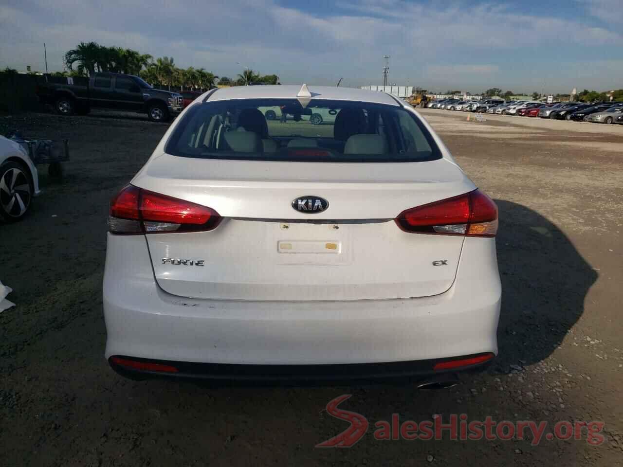 3KPFL4A8XJE242574 2018 KIA FORTE